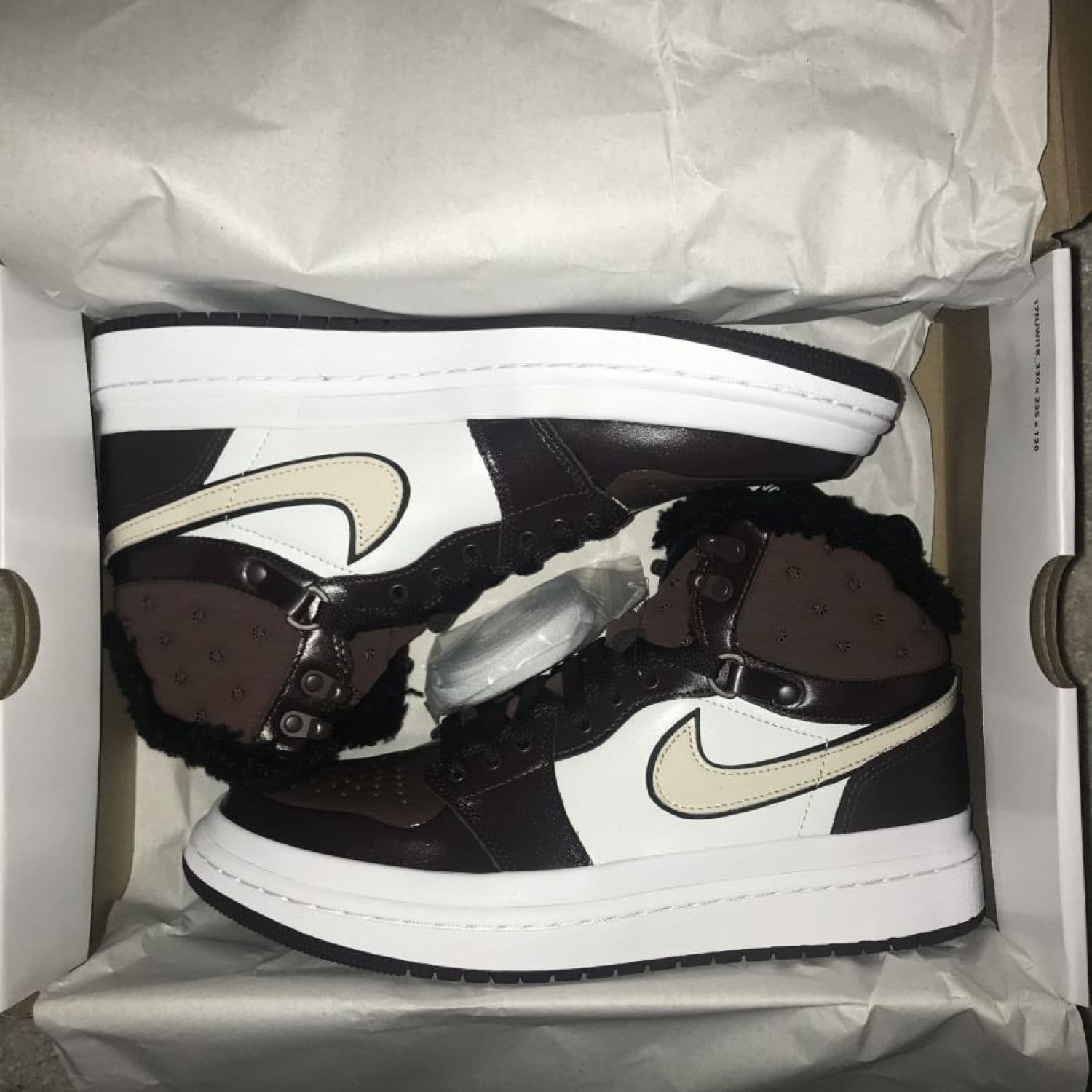 NIKE JORDAN 1 ACCLIMATE W