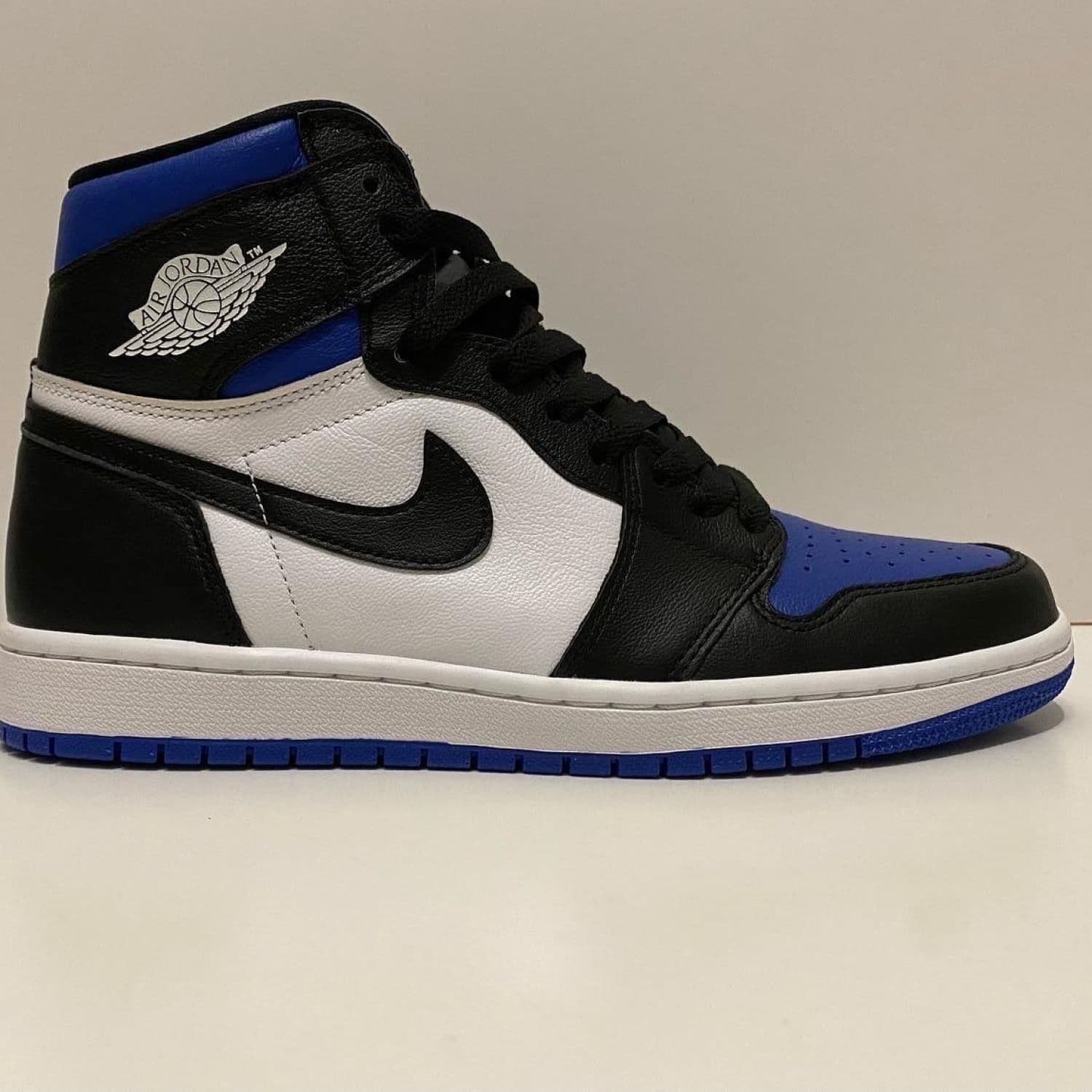 Air Jordan 1 high Royal toe