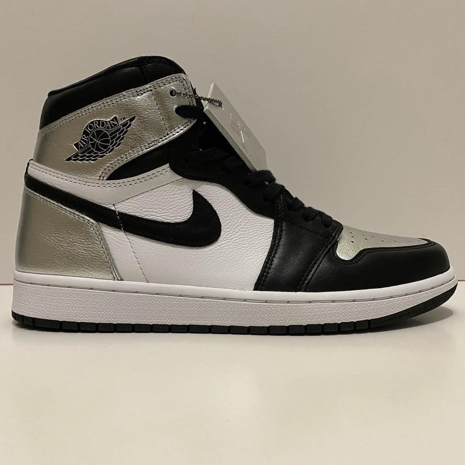 Air Jordan 1 high Silver Toe