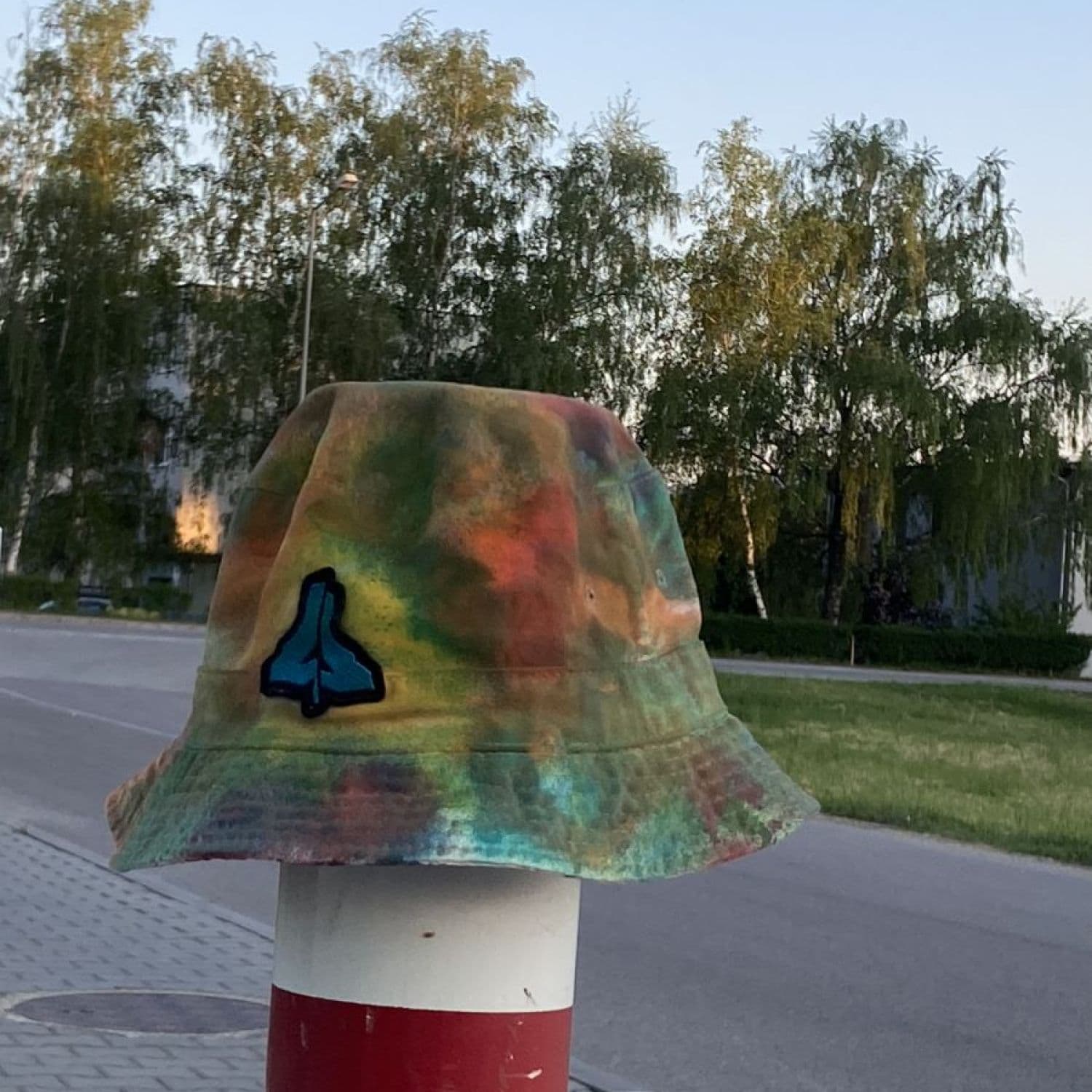 Custom buckethat