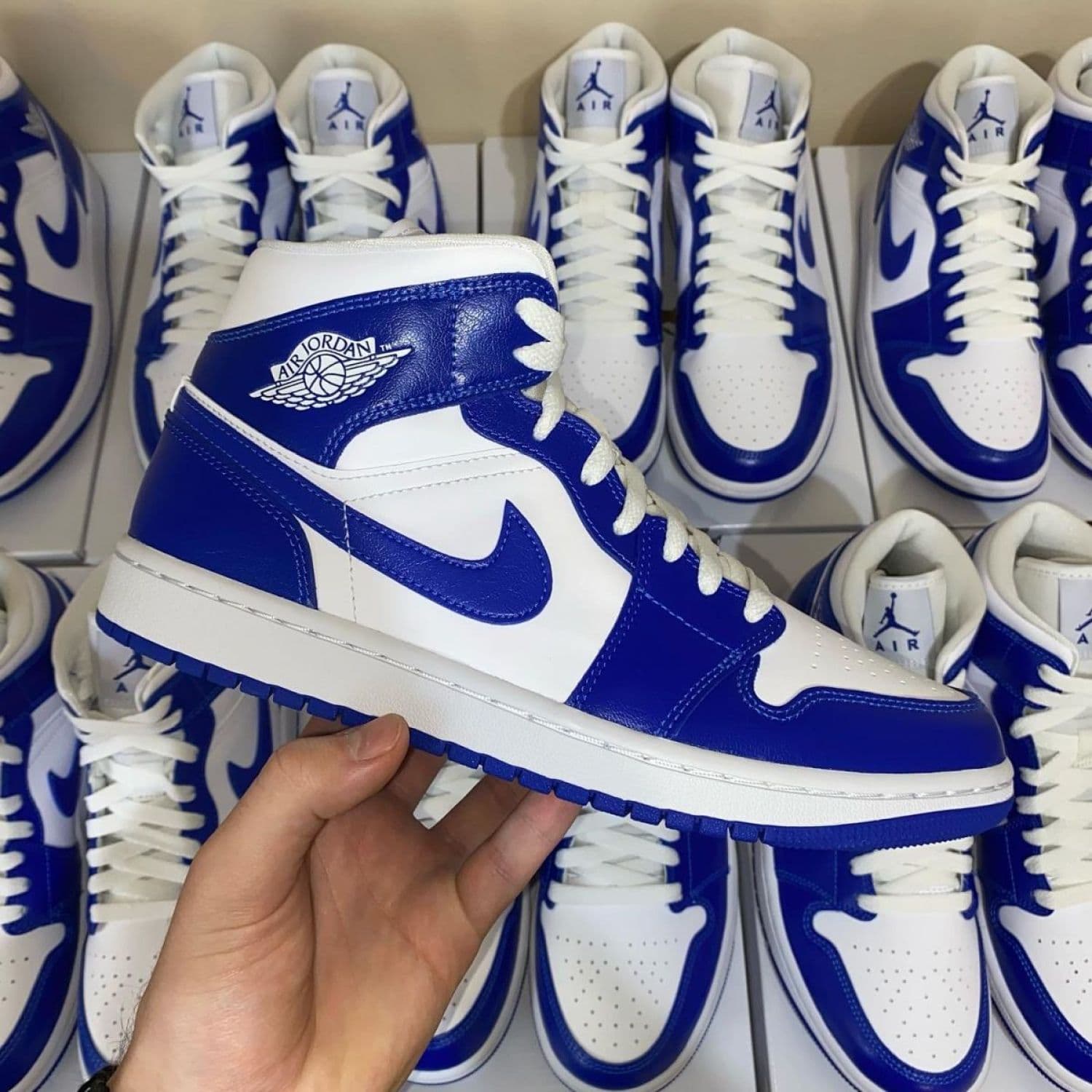 Jordan 1 Mid Kentucky Blue