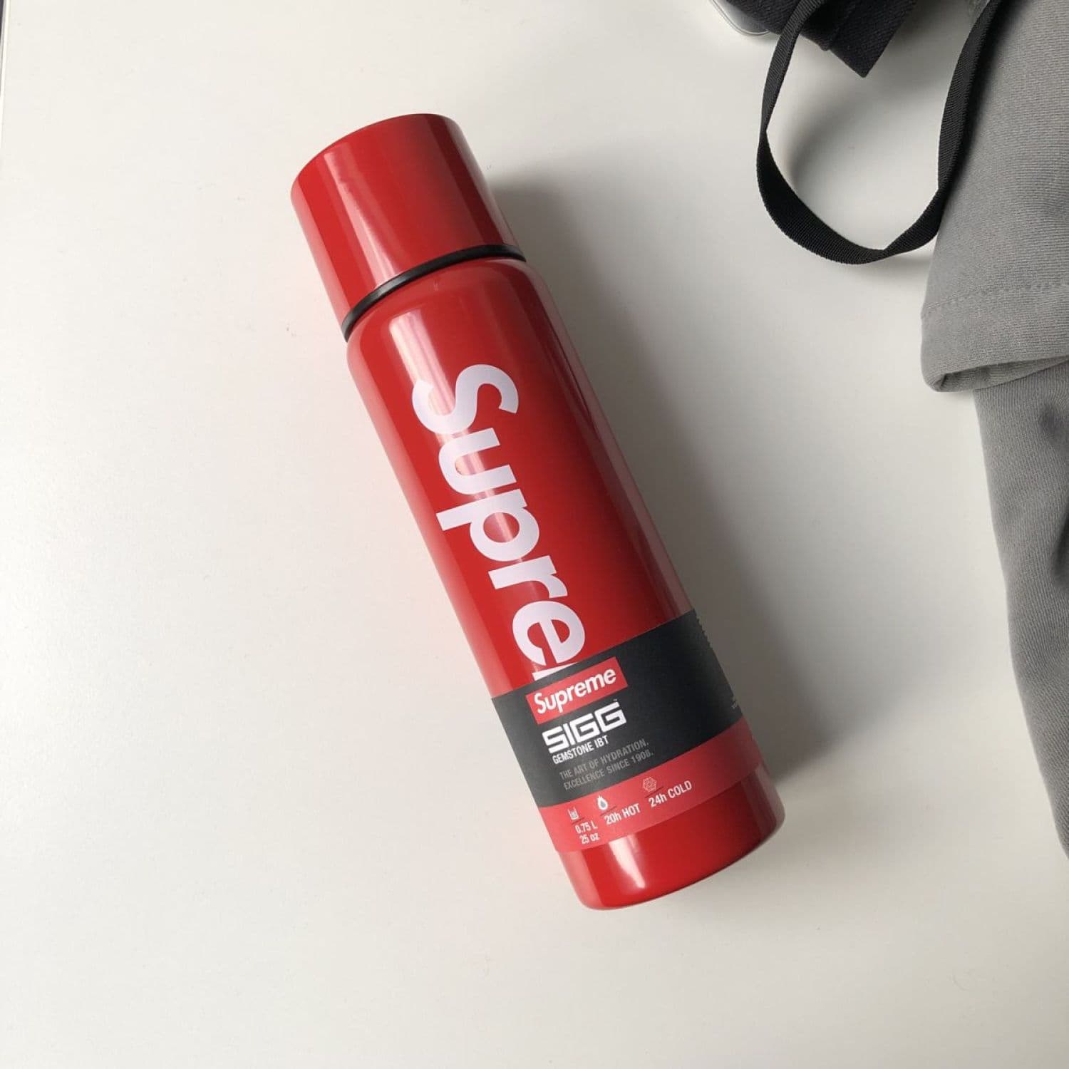 Supreme Sigg FW20