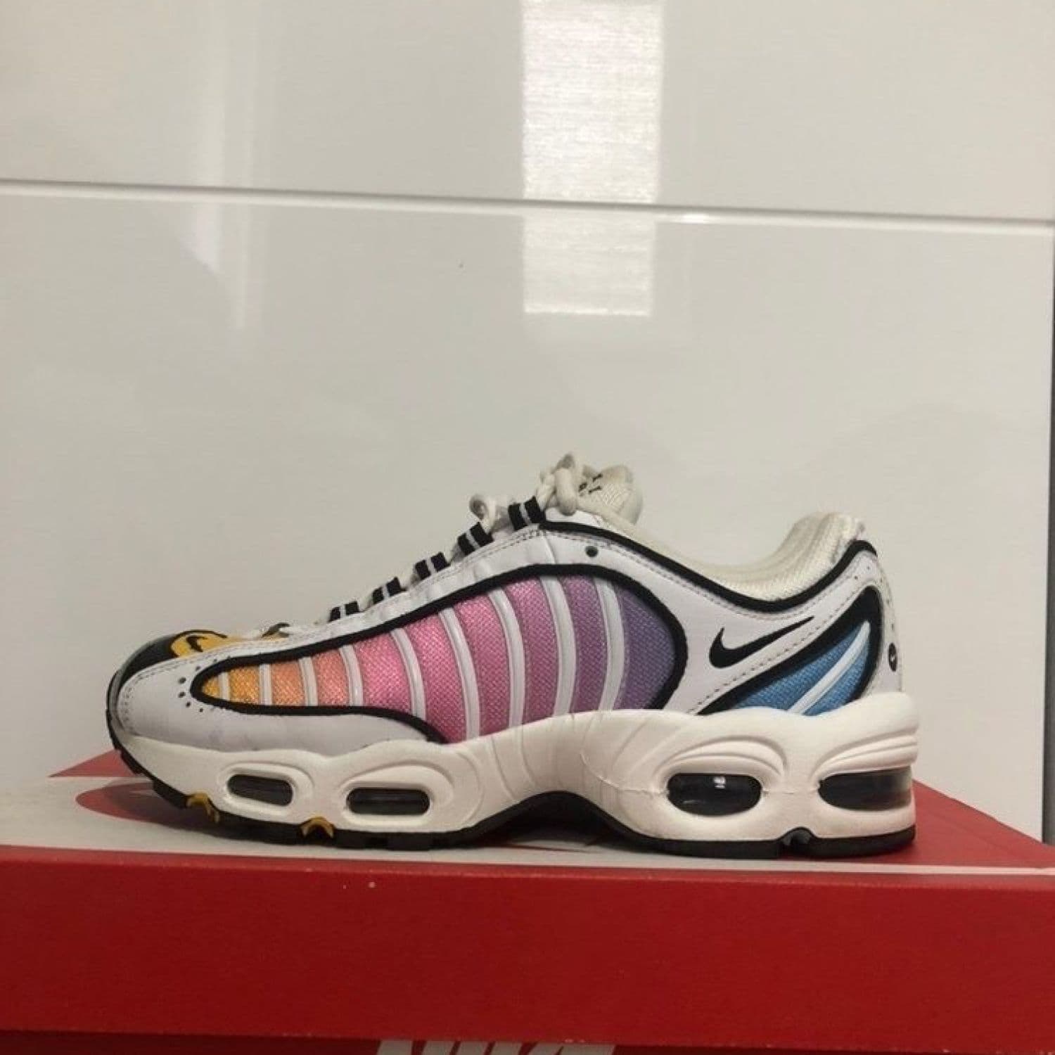 NIKE WMNS AIR MAX TAILWIND IV "MULTICOLOR"