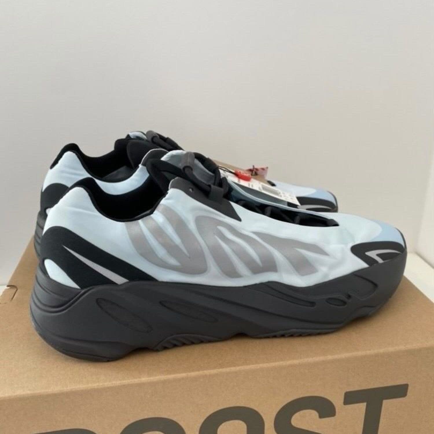 Yeezy mnvn 700 blue tint