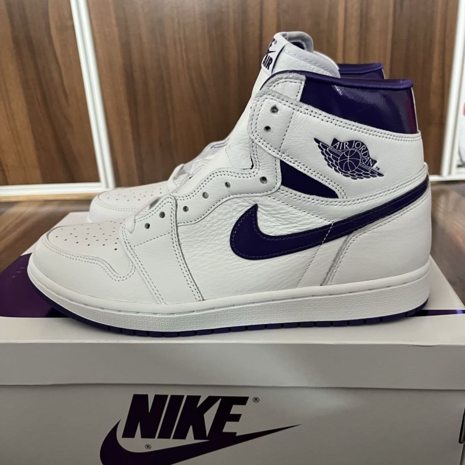 Jordan 1 retro high court purple (W