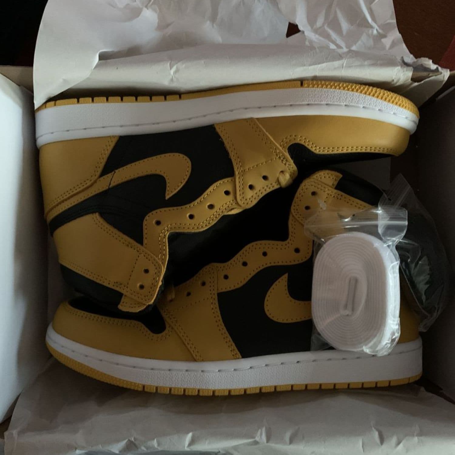 AIR JORDAN 1 RETRO HIGH POLLEN