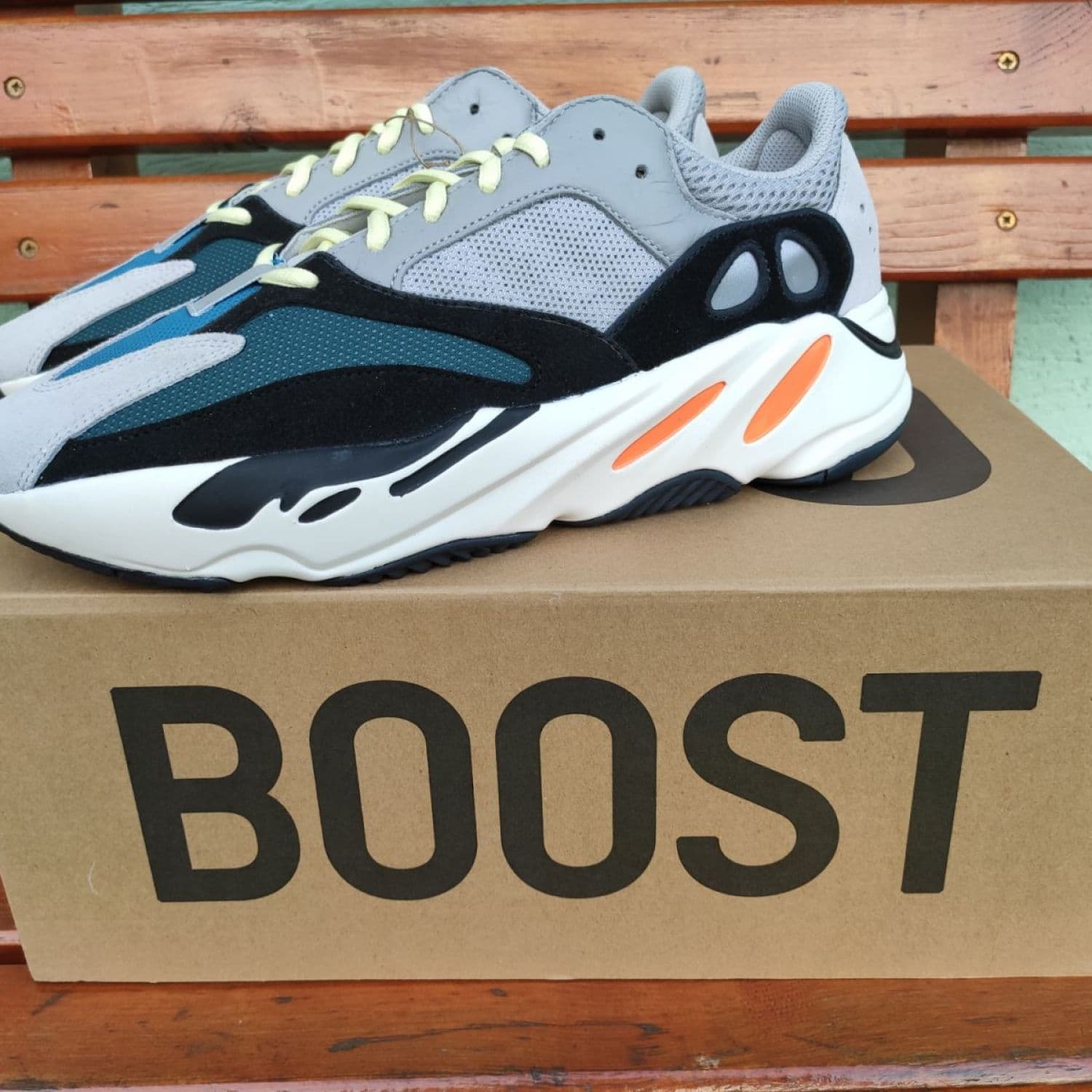 Yeezy 700 Wave Runner
