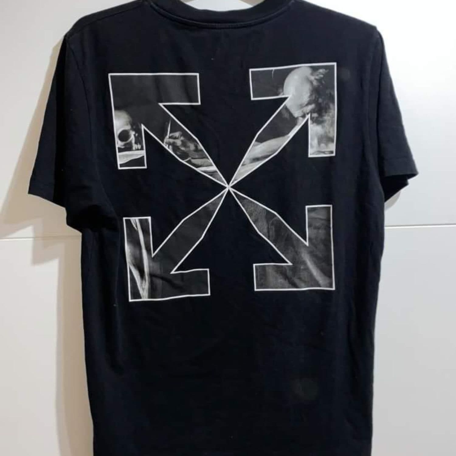 Off White Caravaggio Arrow Slim Fit T-Shirt in Black/White