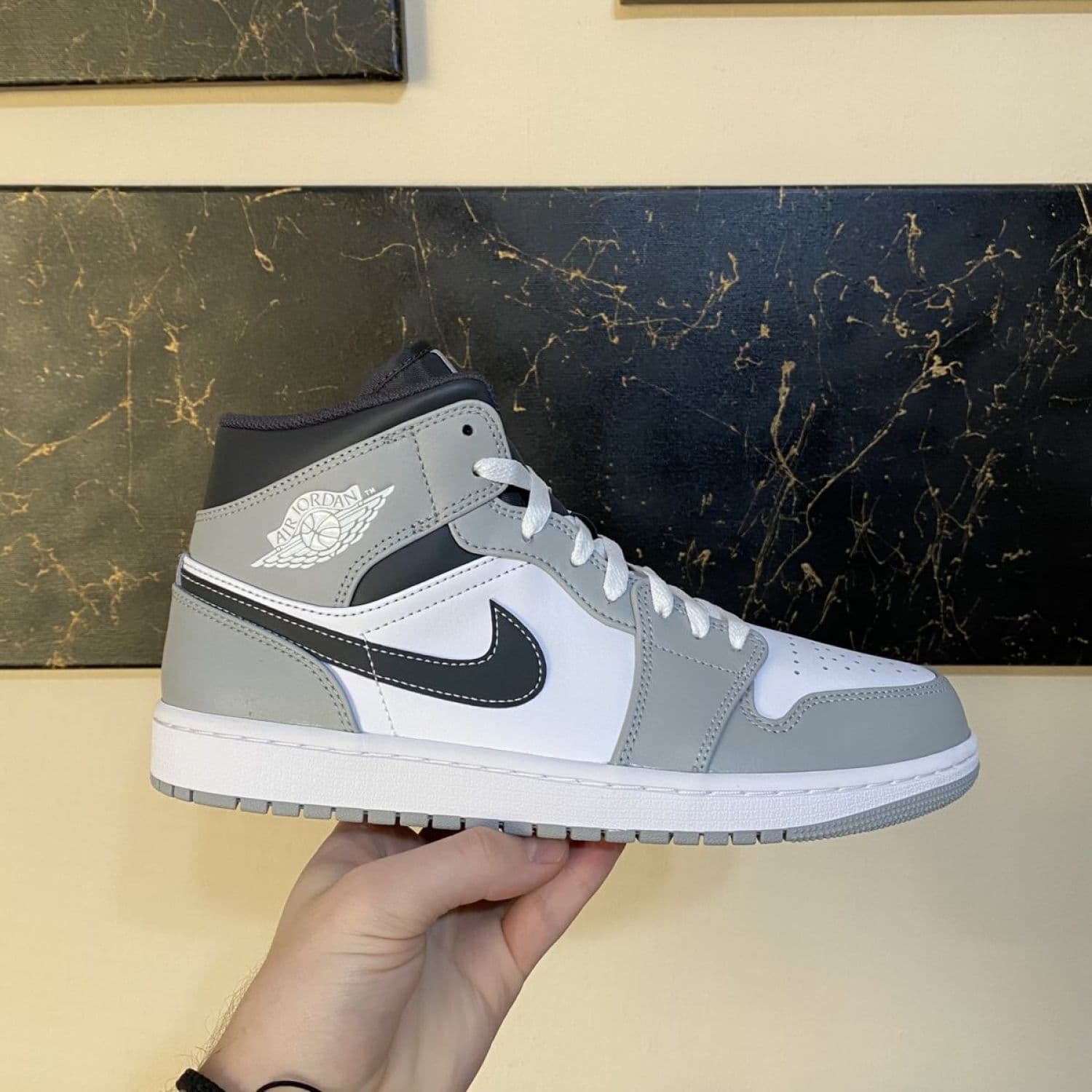 Jordan 1 Mid Anthracite
