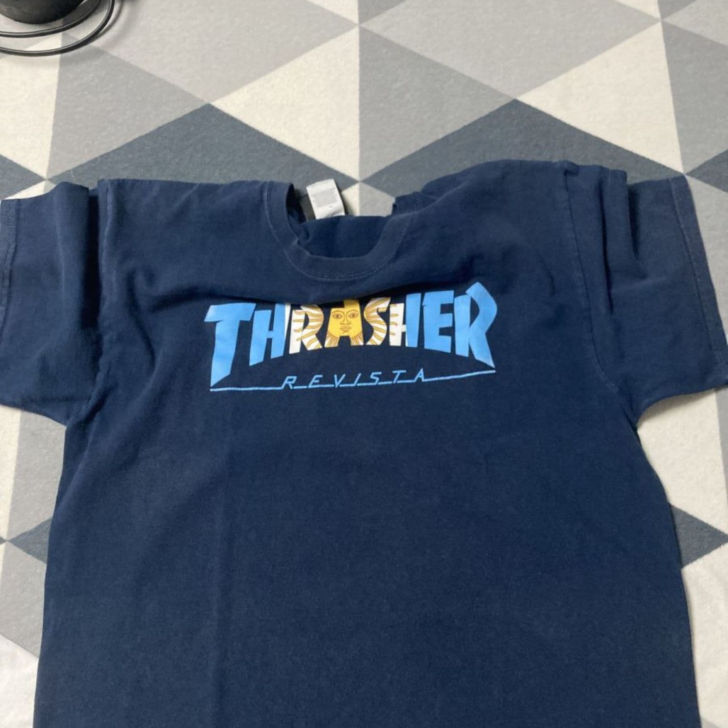 trasher revista tee