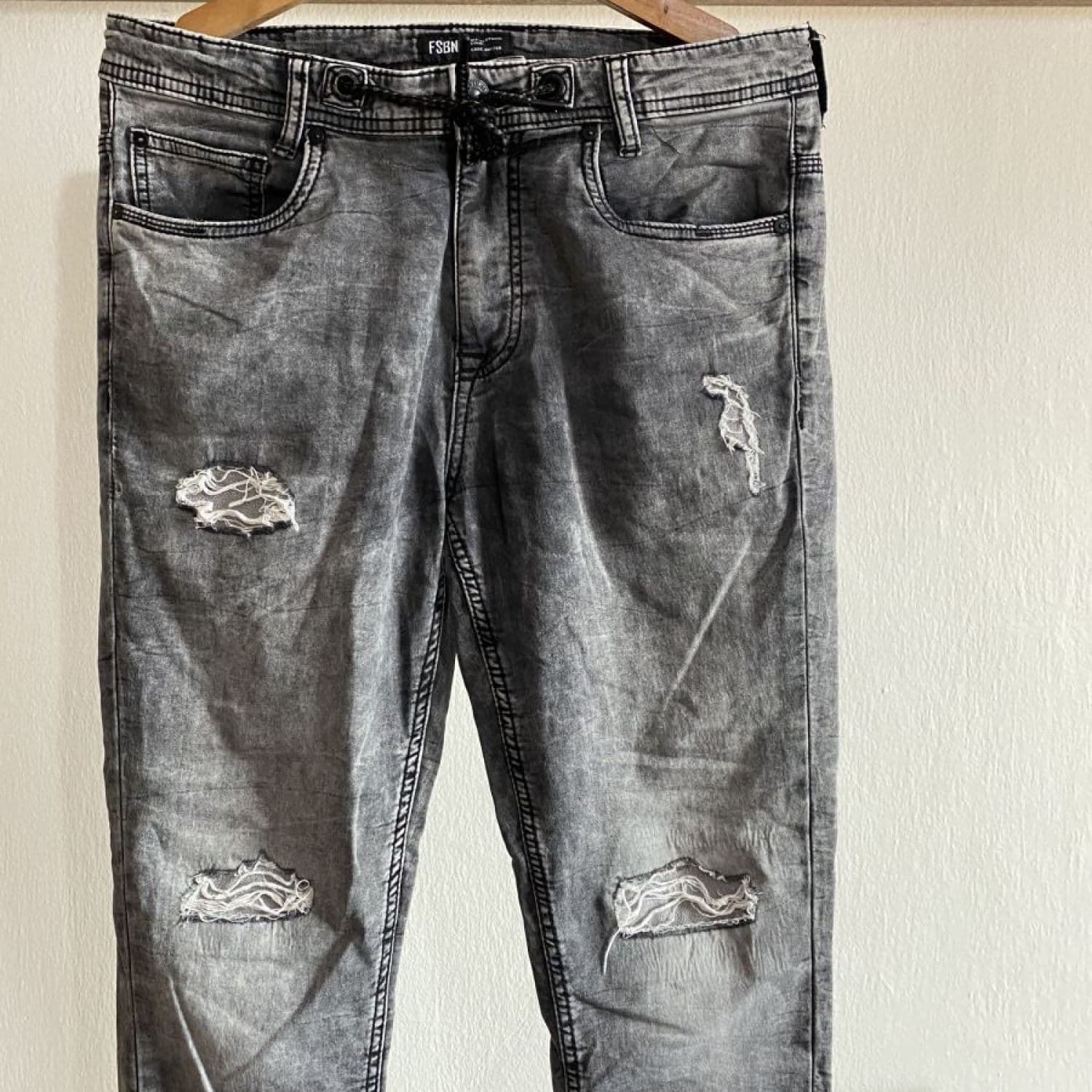Basic grey jeans